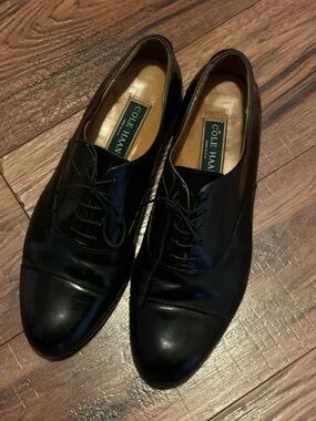 Cole Haan Black Leather Cap-Toe Lace-Up Oxfords